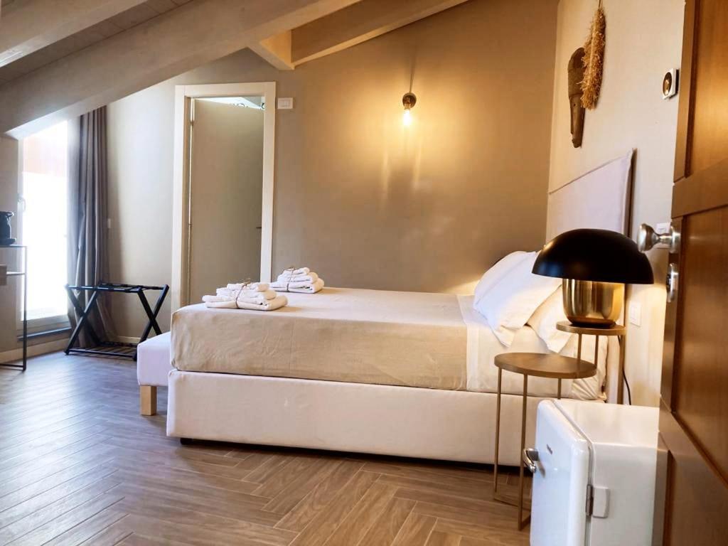 Gatto Bianco Rooms 42 بيرغامو المظهر الخارجي الصورة